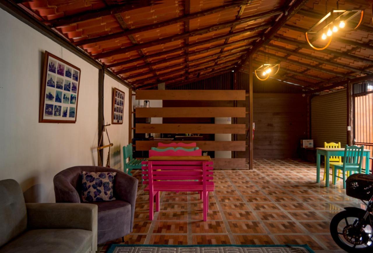 Hotel Reventazon Orosí Eksteriør bilde